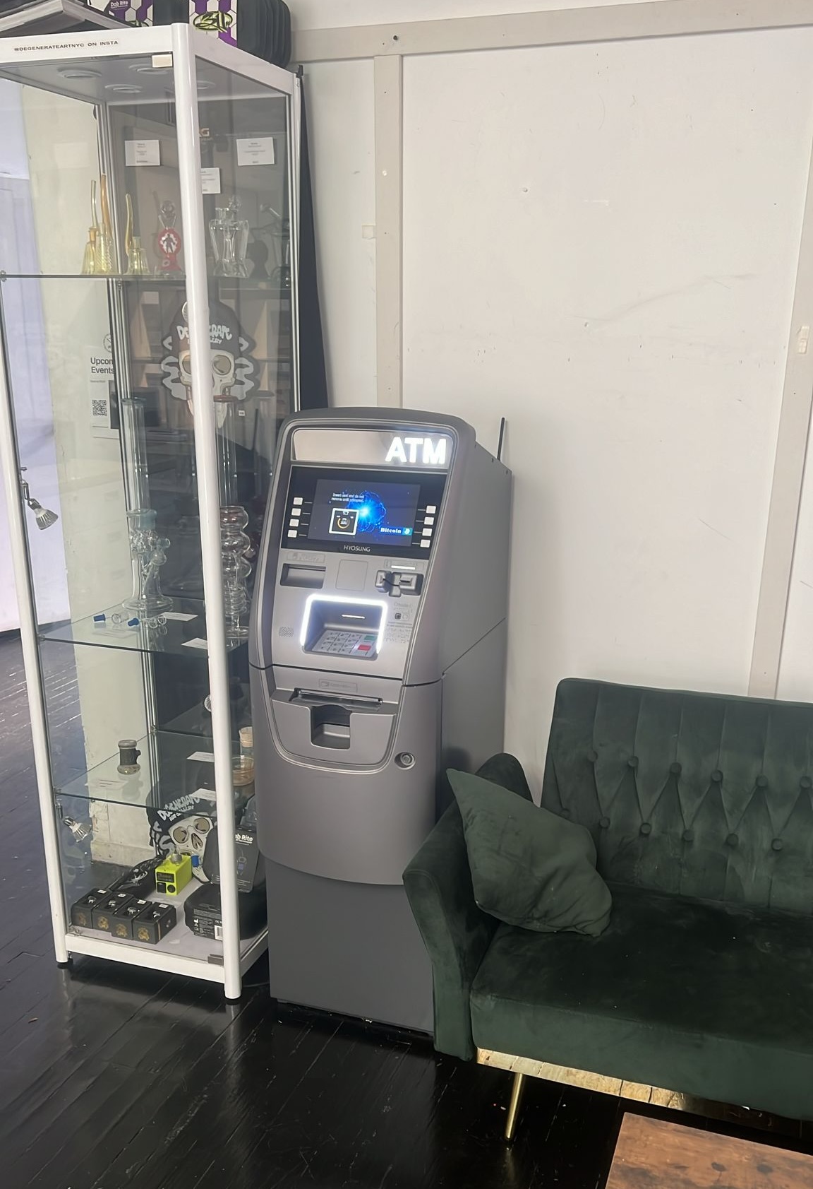A Blue Sky next-generation ATM installed at a New York venue, supporting Apple Pay and tap-to-withdraw